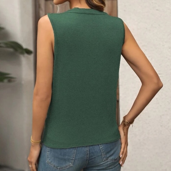 New notched neck sleeveless green tank  top - Picture 5 of 6